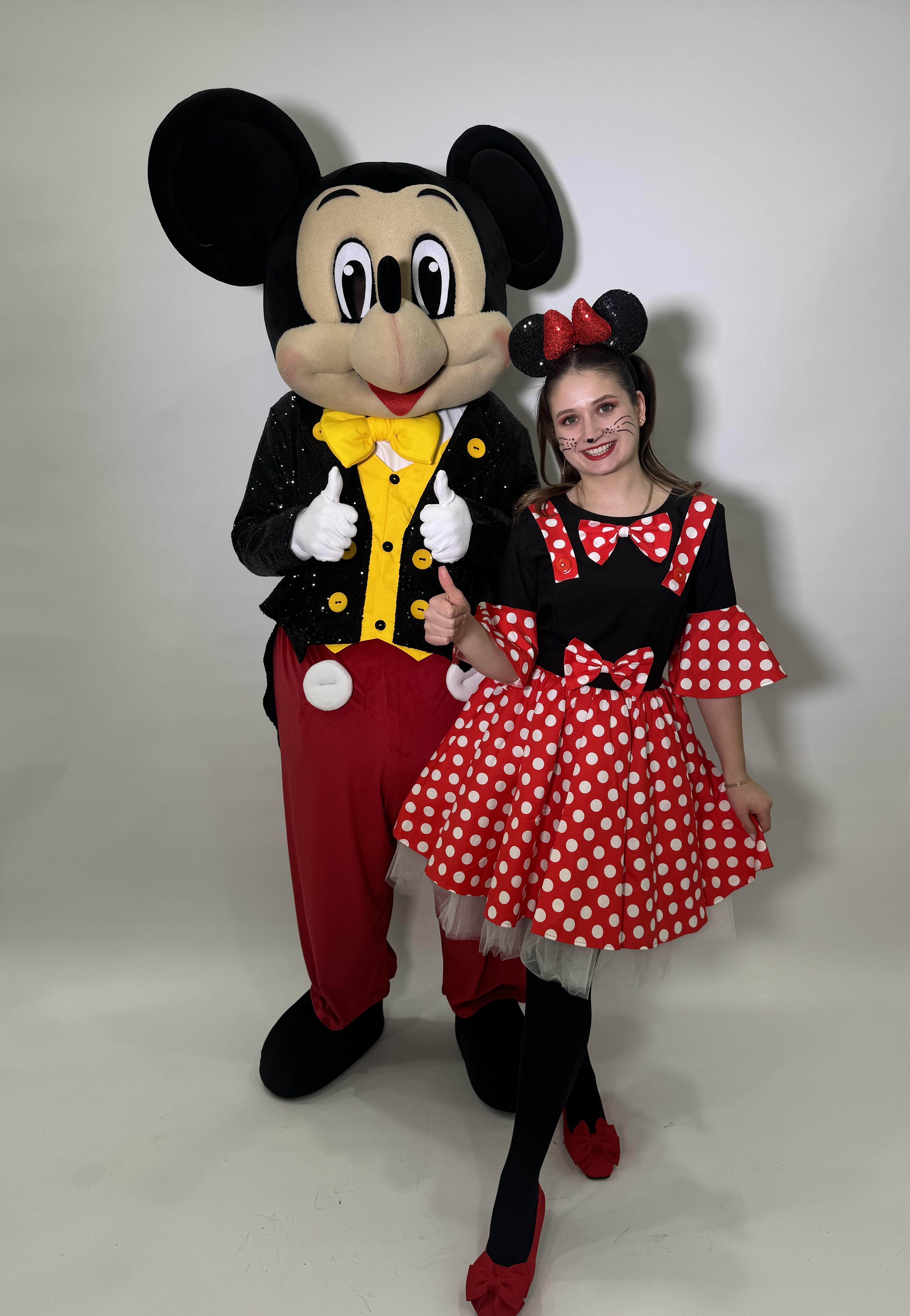 Mickey si Minnie Mouse impreuna